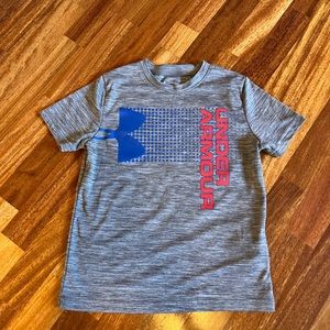 Under armour size small dry fit shirt